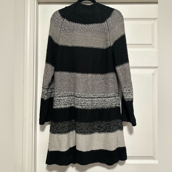 Nordstrom BP Black, Gray, White Stripped Long Sleeve Knit Open Cardigan (Size M) - Picture 6 of 7